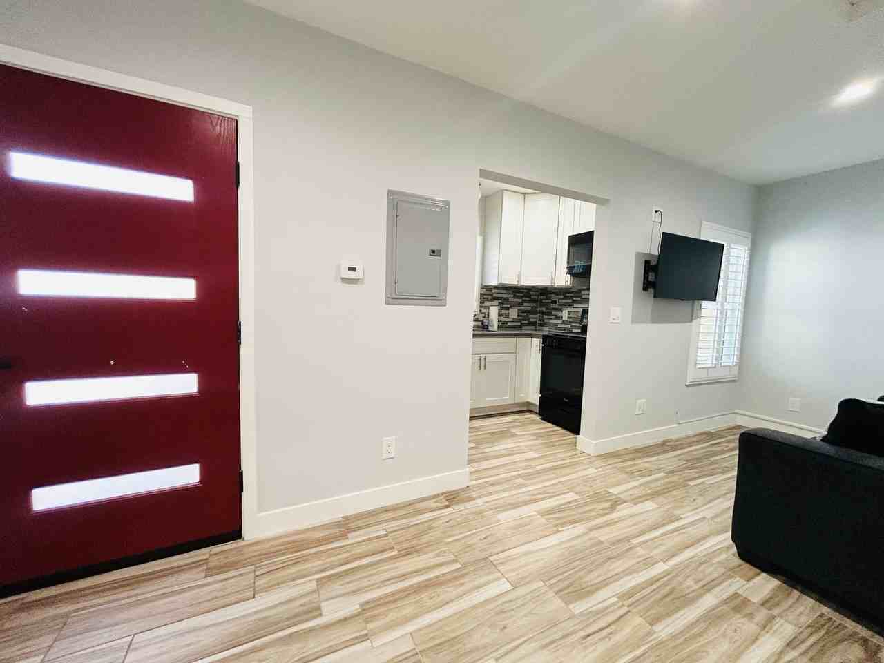 8828 Haas Ave - Photo 3 of 7