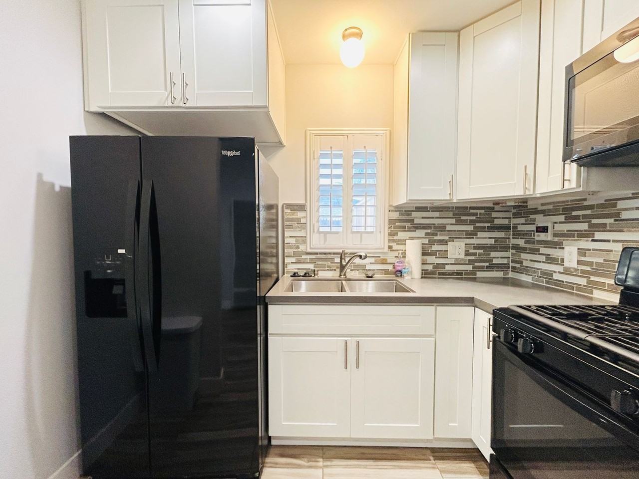 8828 Haas Ave - Photo 4 of 7