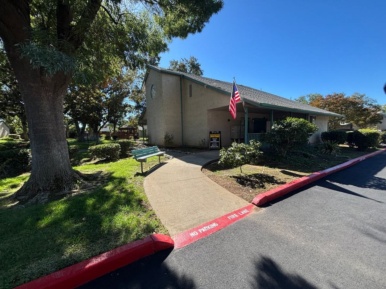 Valley Oaks Apartment - Photo 2 of 16