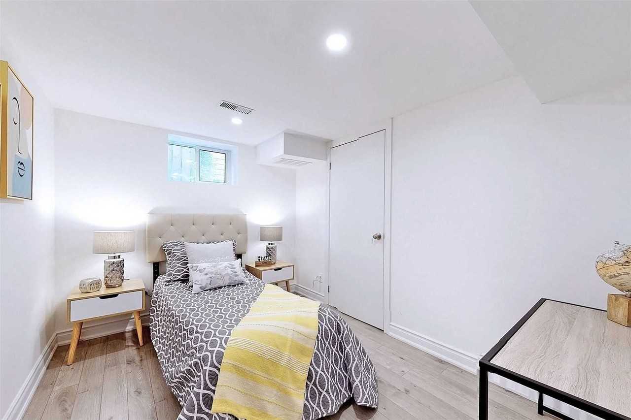 15 Zambri Walk - Photo 3 of 17