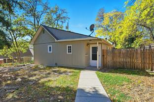 415 Lewis St - Photo 1 of 1