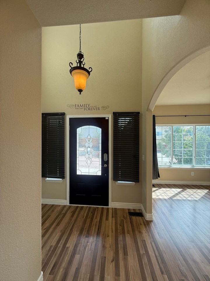 6134 Dancing Moon Way - Photo 3 of 31