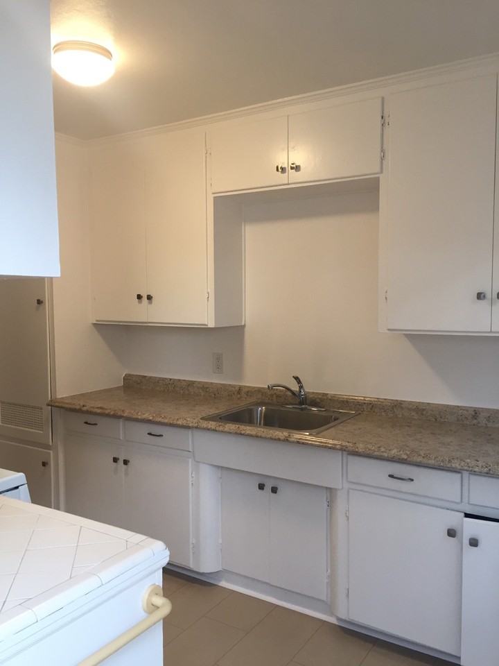 LA MESA - Photo 4 of 12