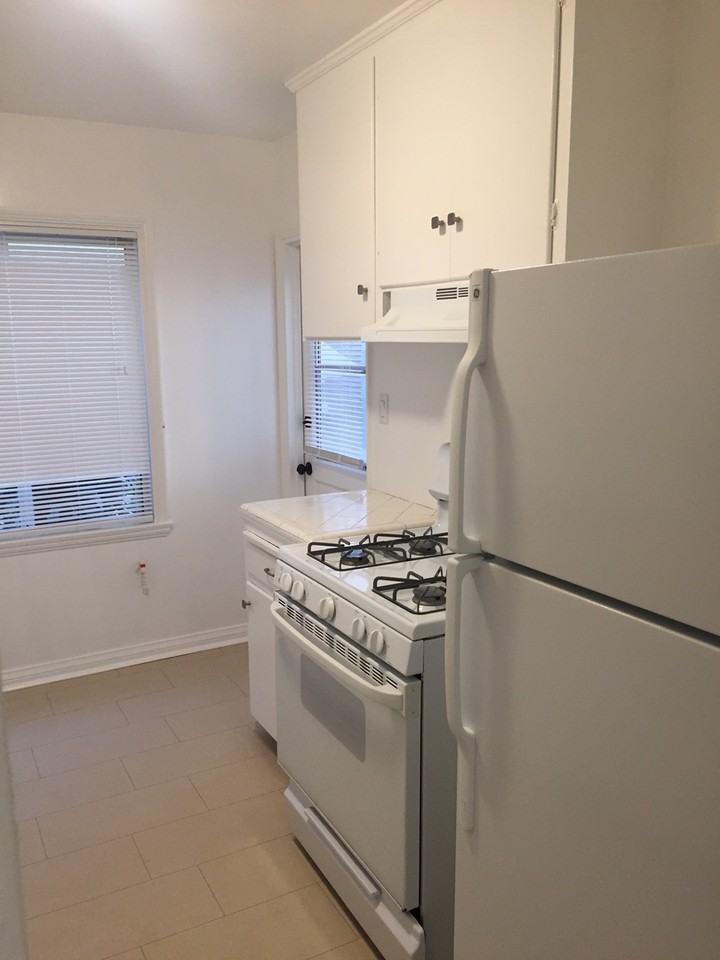 LA MESA - Photo 5 of 12