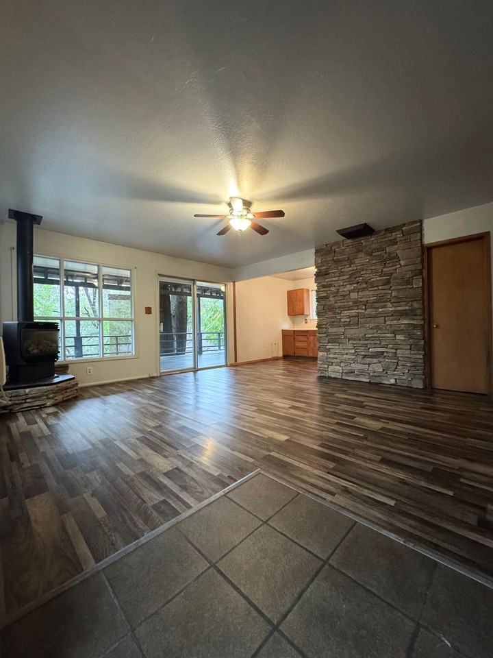 19811 Oak Knoll Dr - Photo 3 of 23