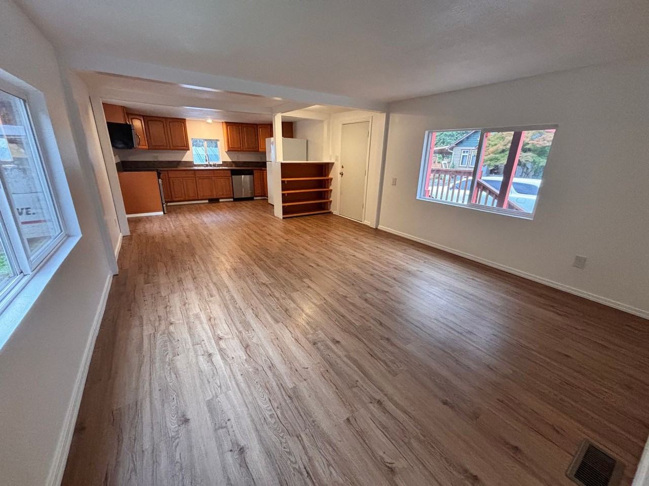 7545 South Dillard Avenue - Photo 5 of 12