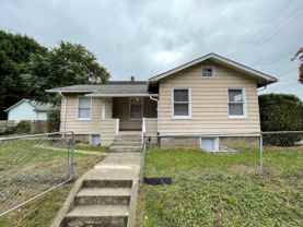 1036 N Shaver St - Photo 1 of 1