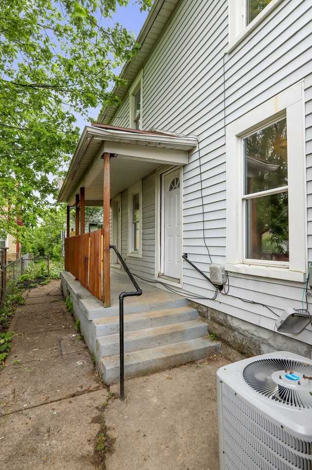 1040 Huffman Ave - Photo 2 of 14