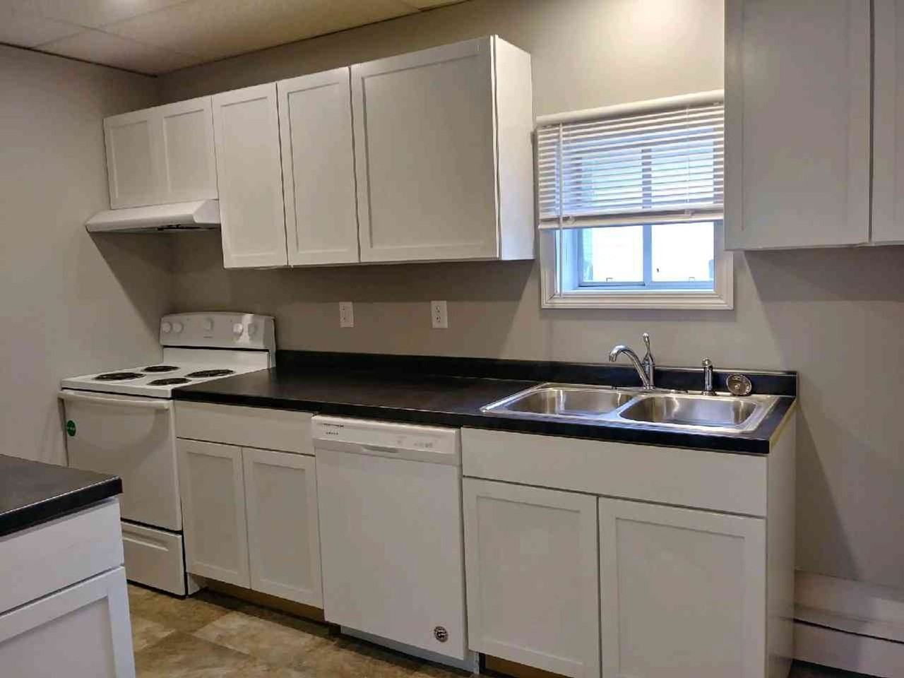 413 4th St Ne - Photo 2 of 10