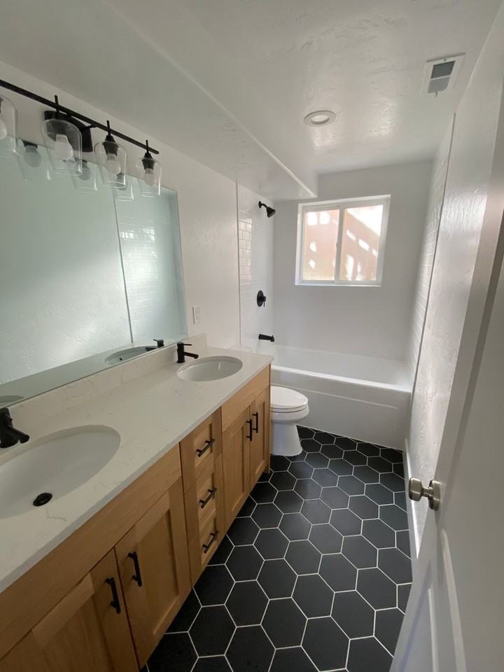 80 1000 South - Photo 4 of 13