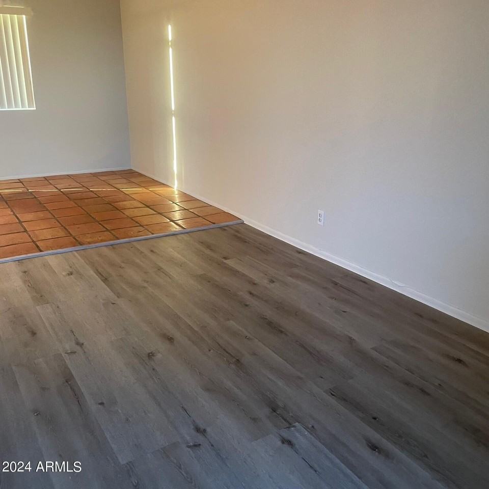 11222 North 15th Lane #B - Photo 3 of 17