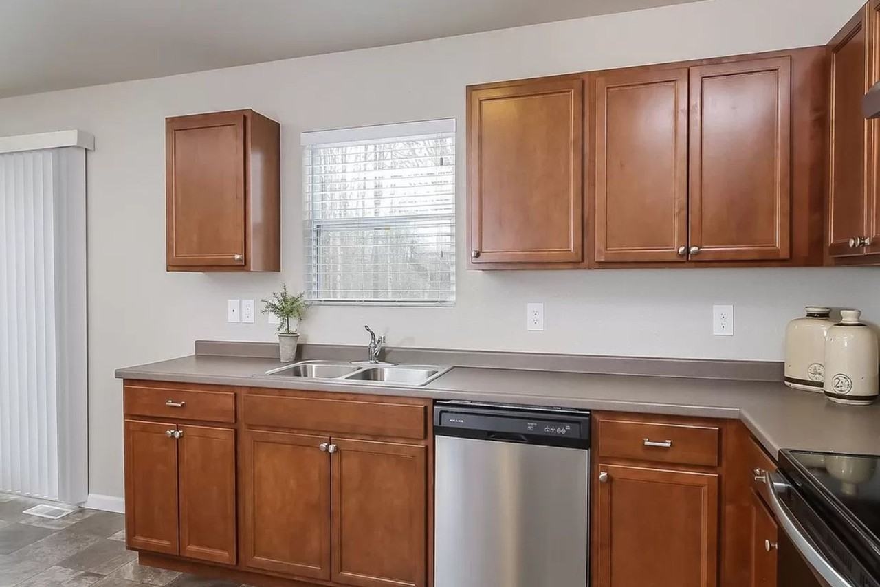 1040 Broken Ridge Dr - Photo 4 of 30