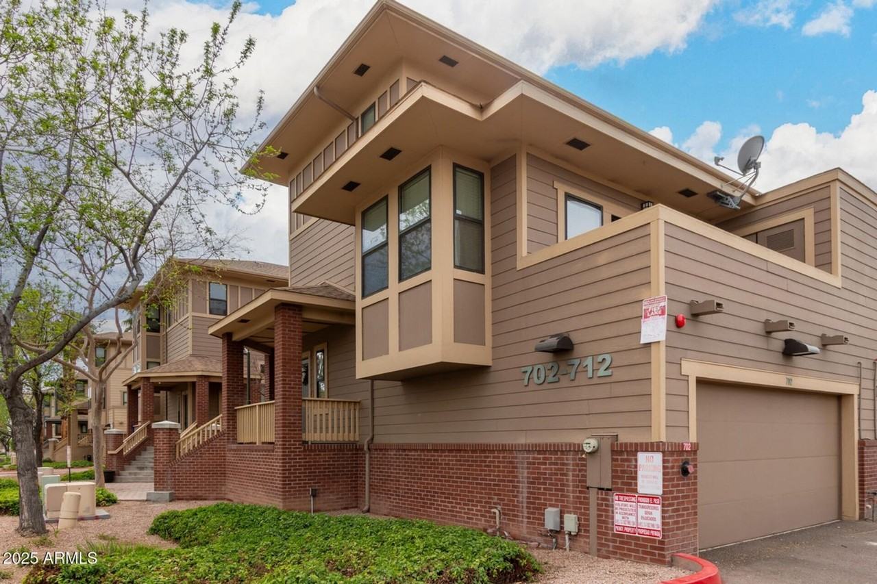 702 South Beck Avenue - Photo 2 of 24