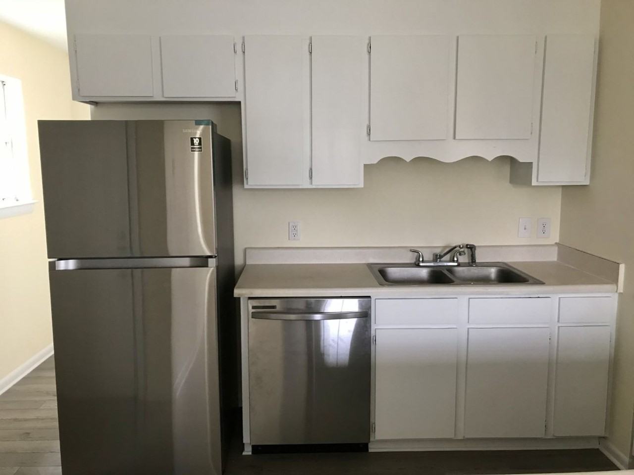 416 East 19th Street - Photo 6 of 14