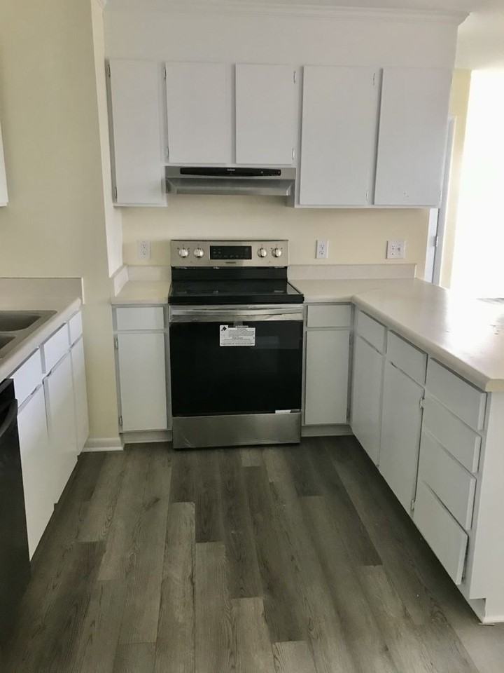 416 East 19th Street - Photo 7 of 14