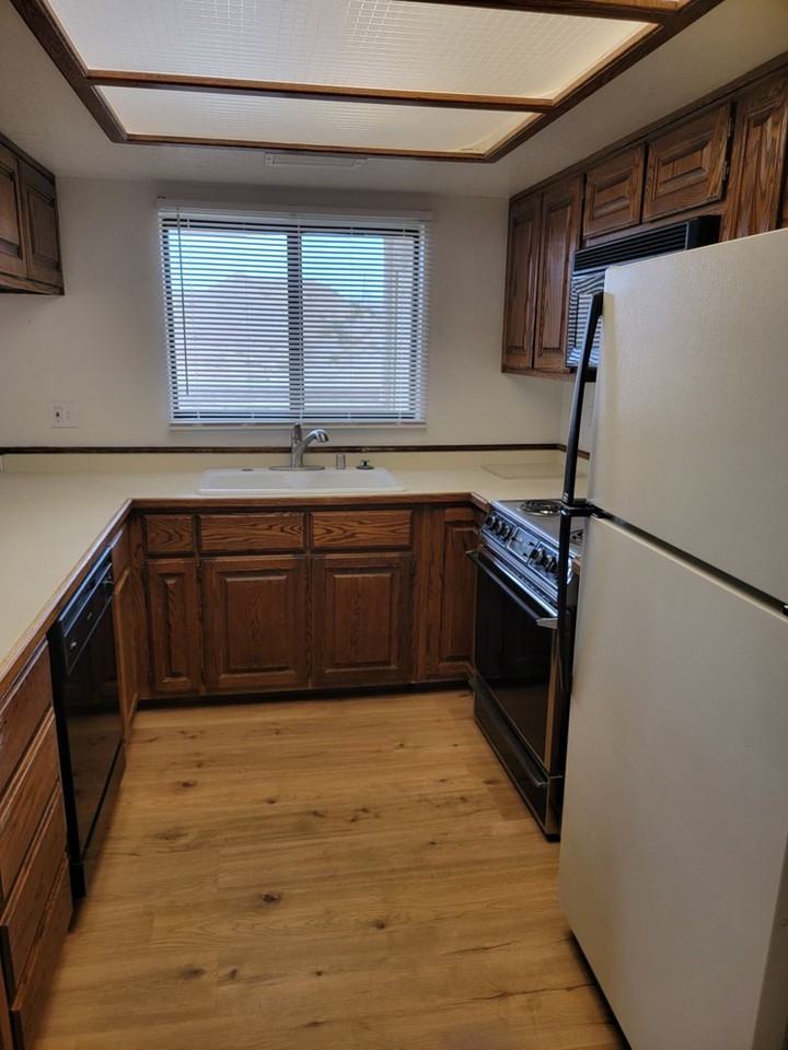 2022 Merrill Ln #I10 - Photo 4 of 13