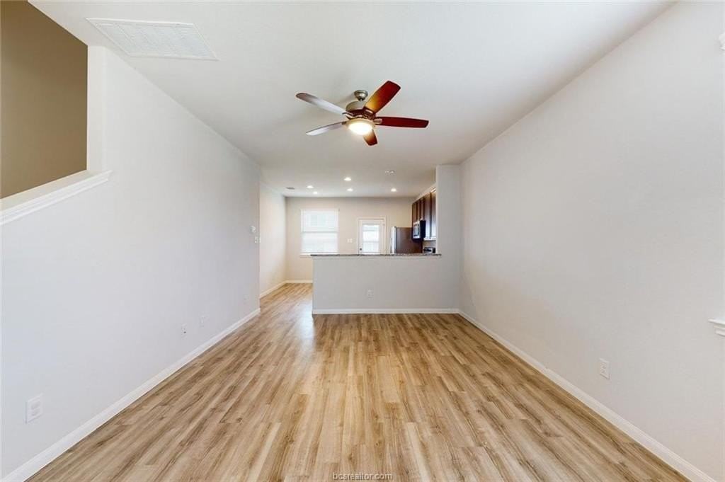 978 Marquis Dr - Photo 2 of 14