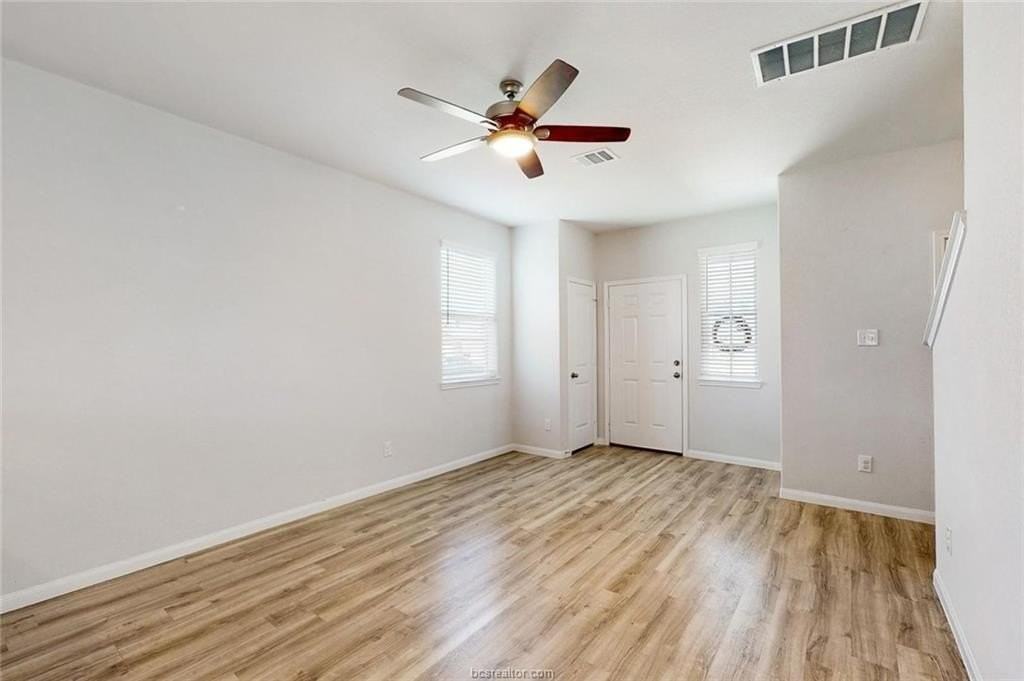 978 Marquis Dr - Photo 3 of 14