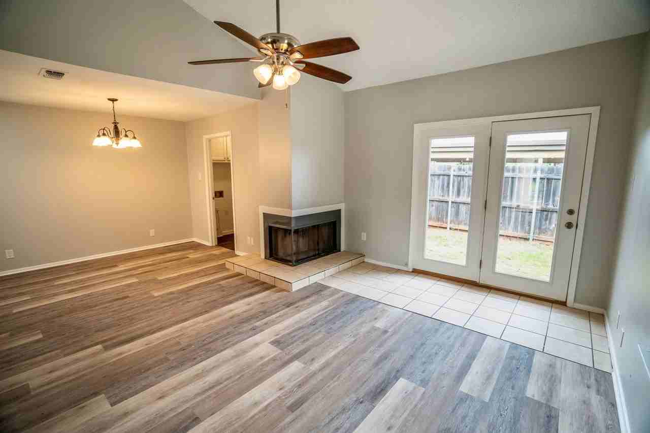 4527 Bermuda Dr - Photo 3 of 13