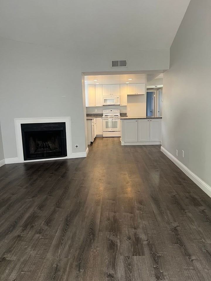 510A Hyacinth Ct - Photo 2 of 11
