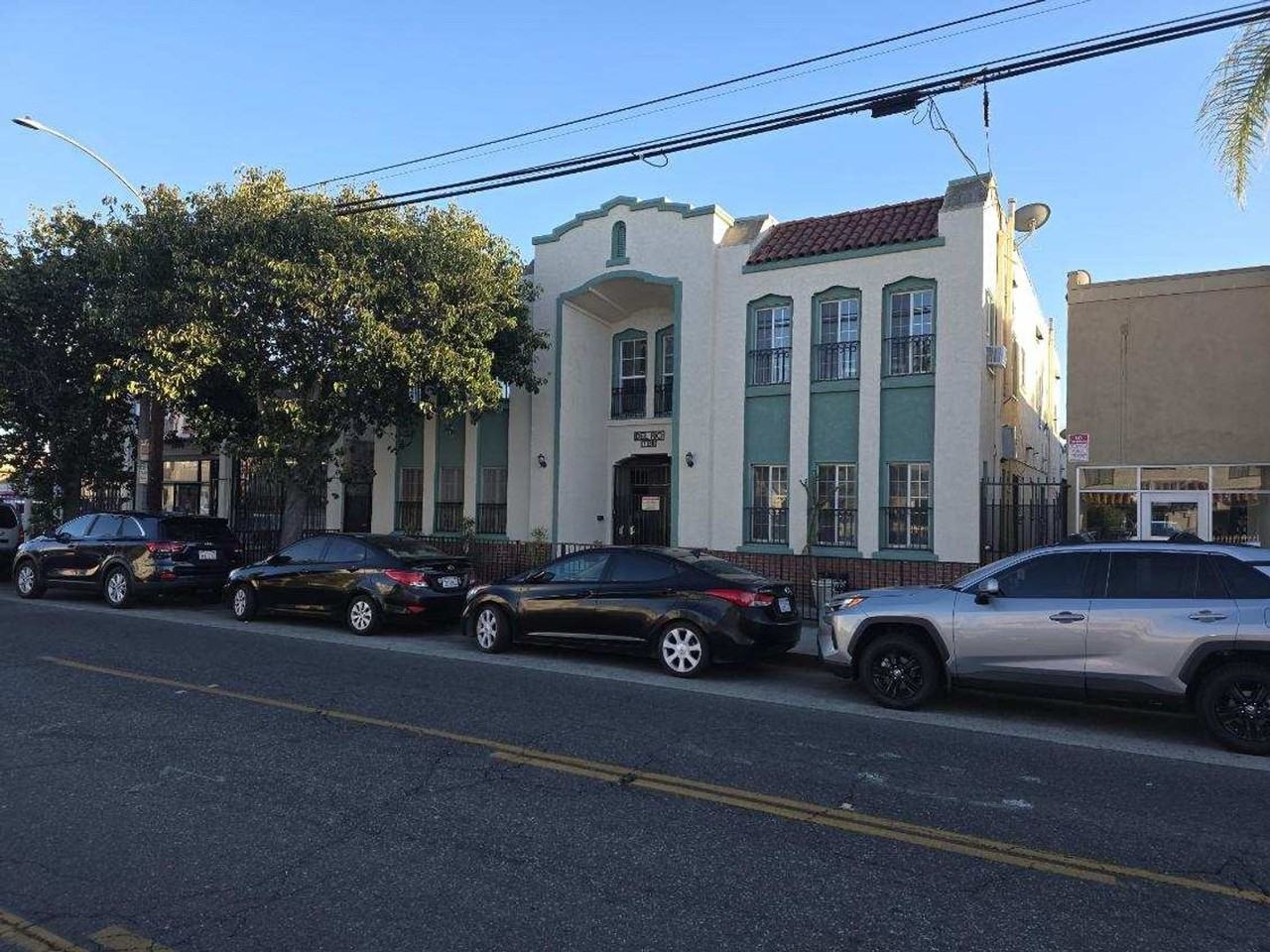 1738 E 4th St - Photo 2 of 26