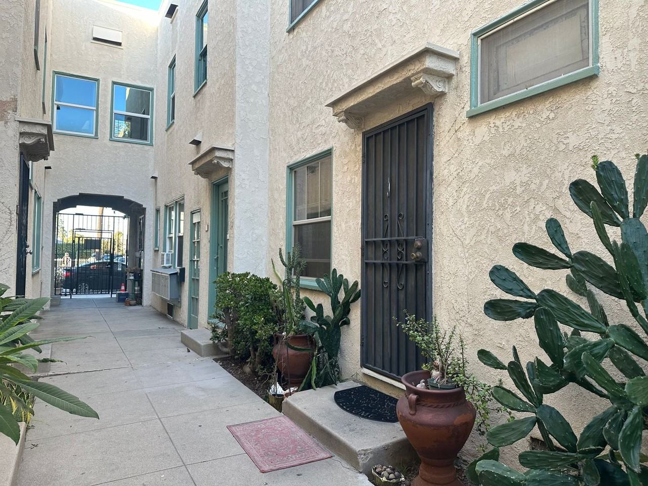 1738 E 4th St - Photo 3 of 26