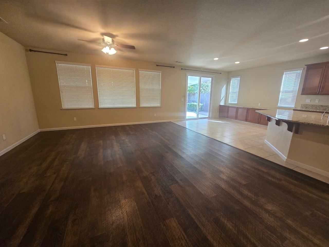 339 Applegate Dr - Photo 2 of 19