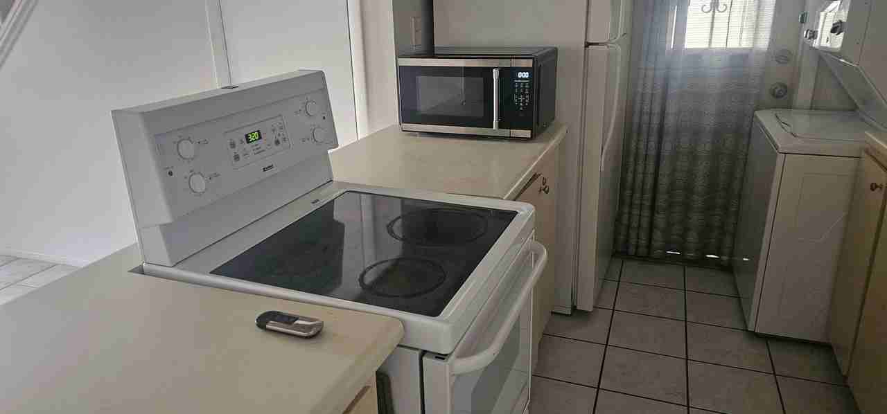 1344 Lorilyn Ave #2 - Photo 3 of 15