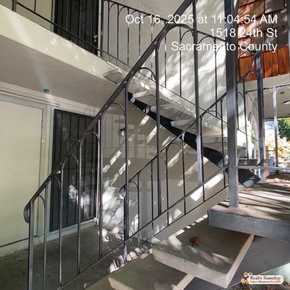 1522 24th St - Photo 2 of 29