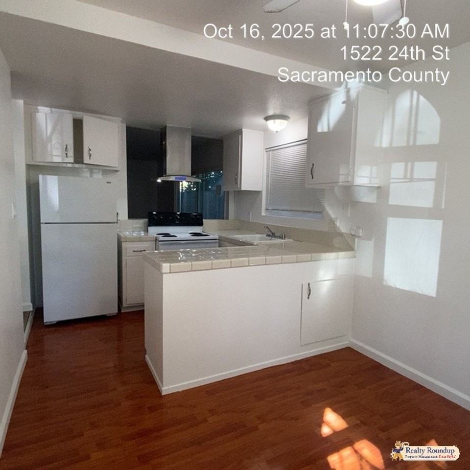 1522 24th St - Photo 7 of 29