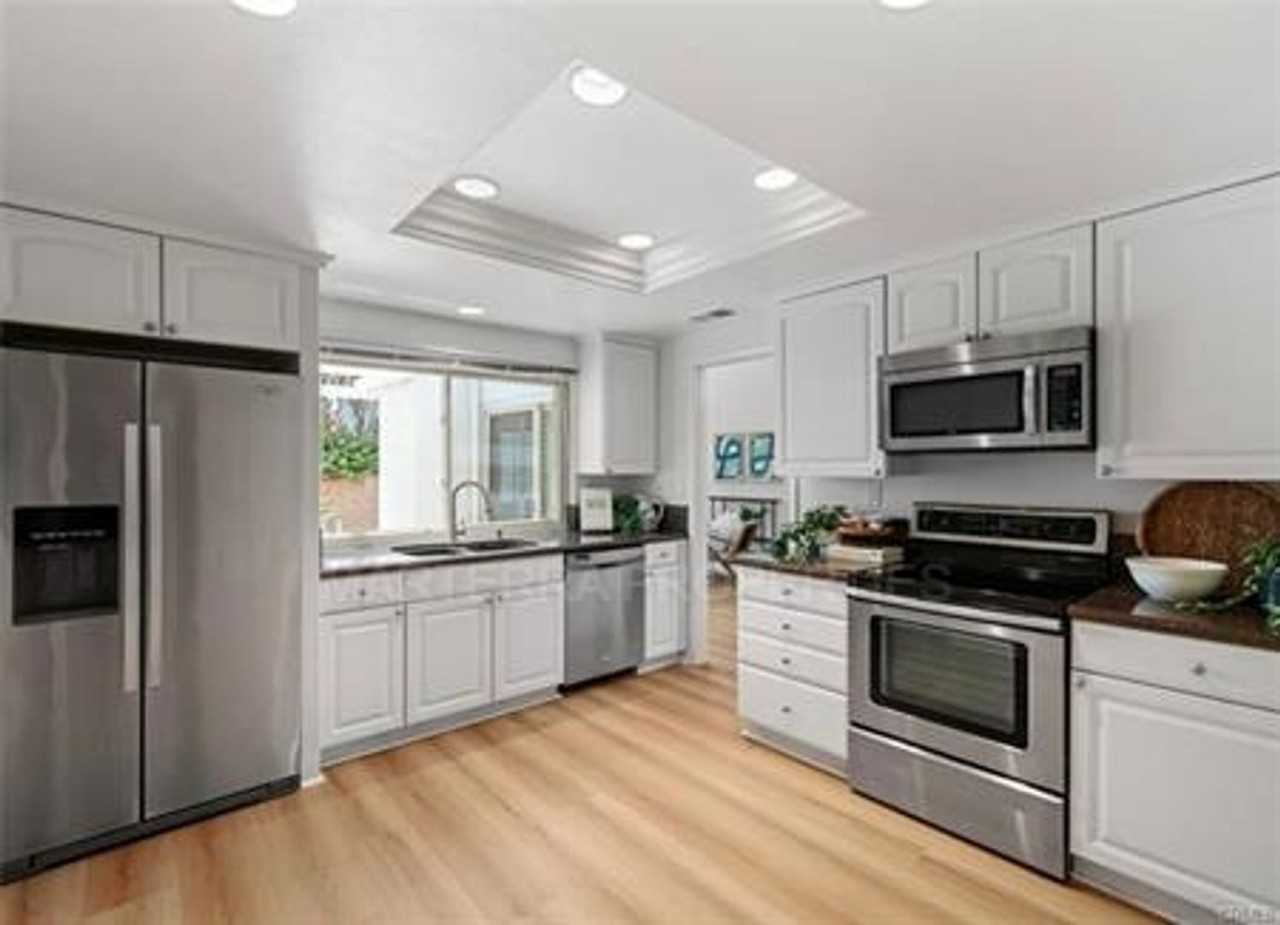 98 Navarre #93 - Photo 4 of 17