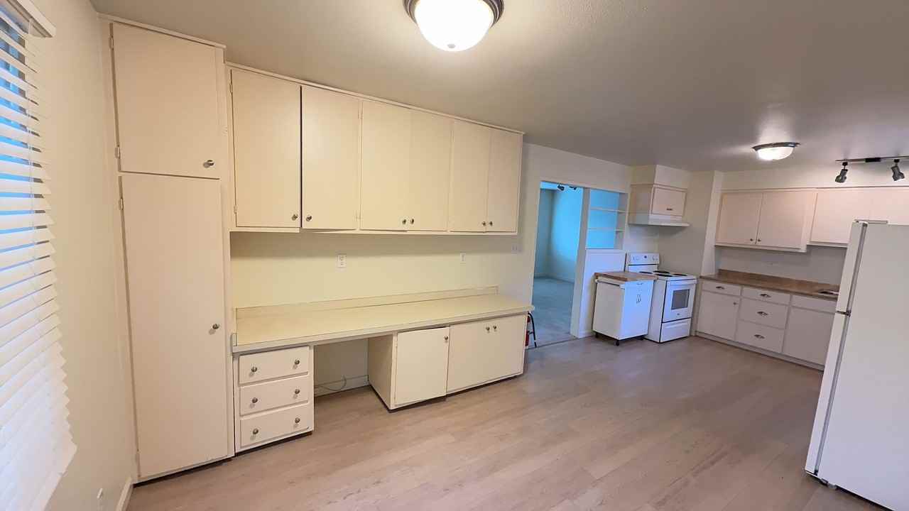 1509 Wilson St - Photo 5 of 13