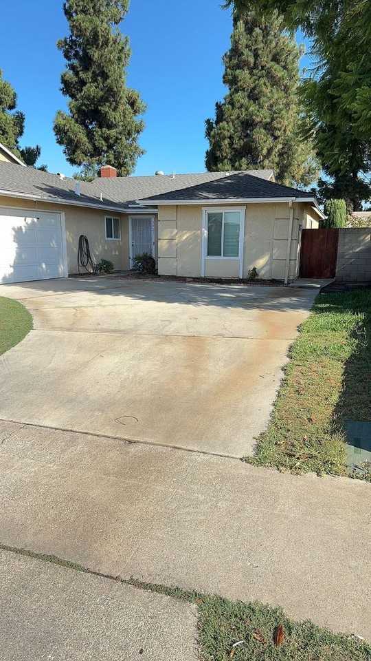 1921 E Cortney Way - Photo 2 of 9