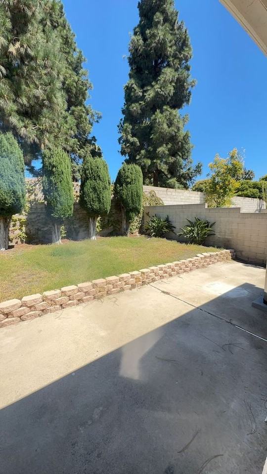 1921 E Cortney Way - Photo 3 of 9