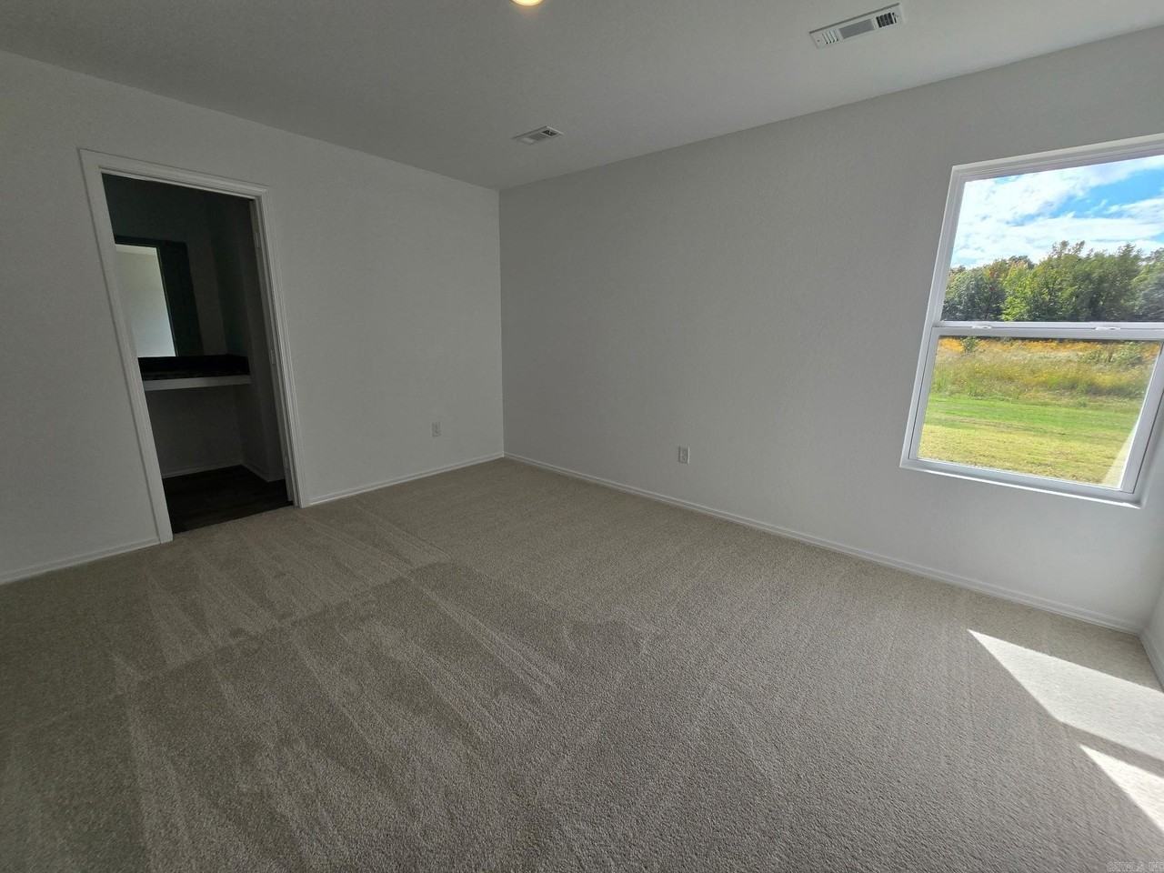 1296 W Maple St - Photo 4 of 11