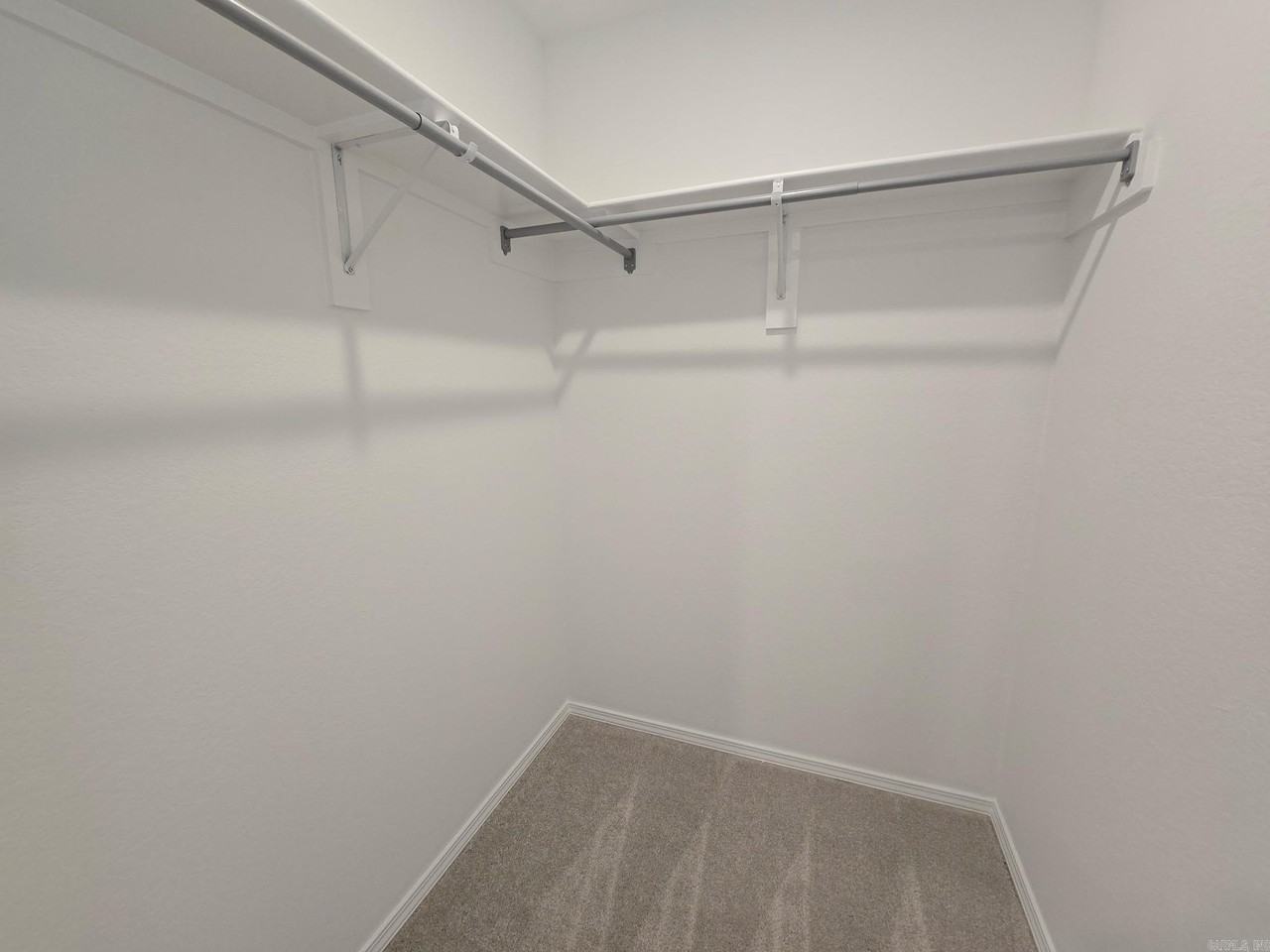 1296 W Maple St - Photo 6 of 11