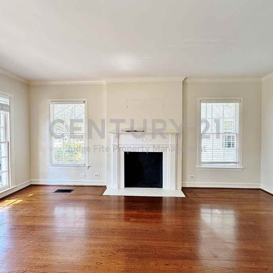 4138 Grassmere Ln - Photo 2 of 11