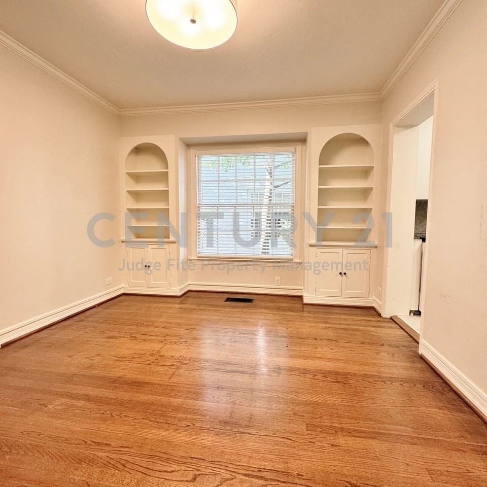 4138 Grassmere Ln - Photo 3 of 11