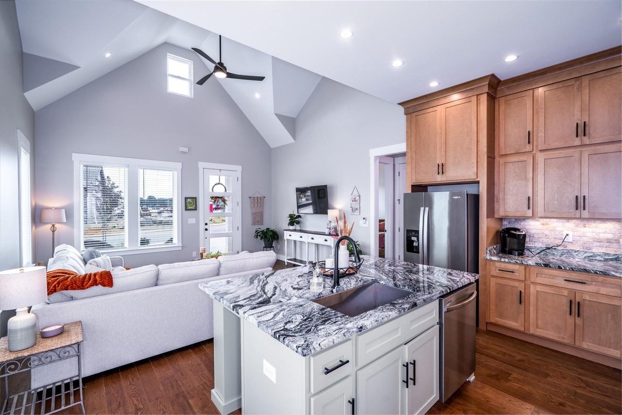 141 Idle Pl - Photo 5 of 34