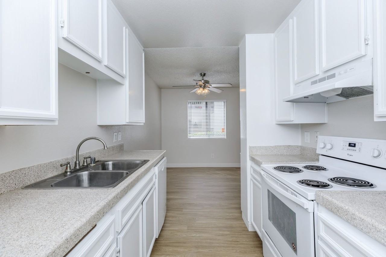 North Bonita Racquet Club, LLC - Photo 4 of 45