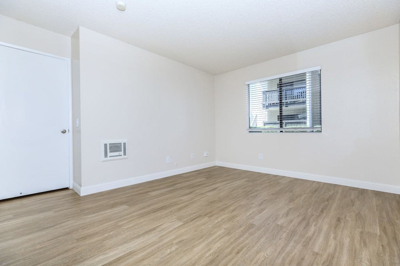 North Bonita Racquet Club, LLC - Photo 6 of 45