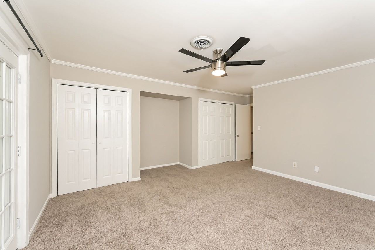 2505 W Broad St - Photo 6 of 16