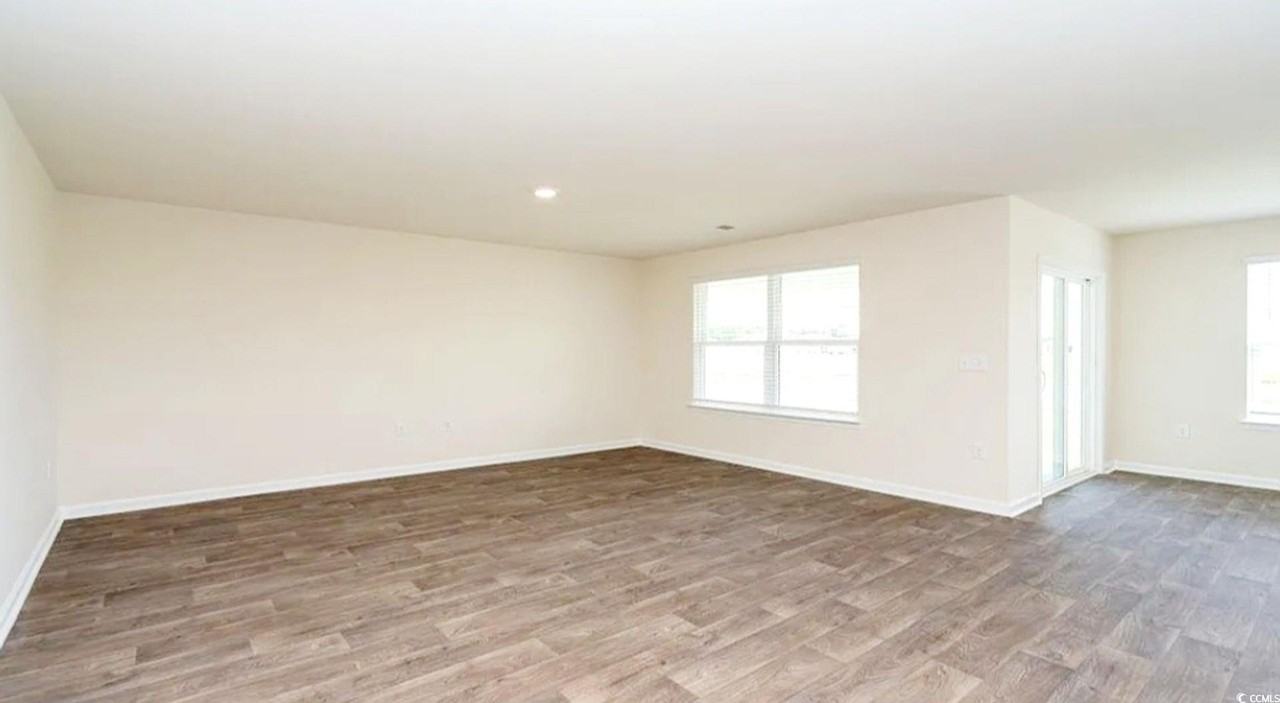 869 Twickenham Loop - Photo 6 of 15