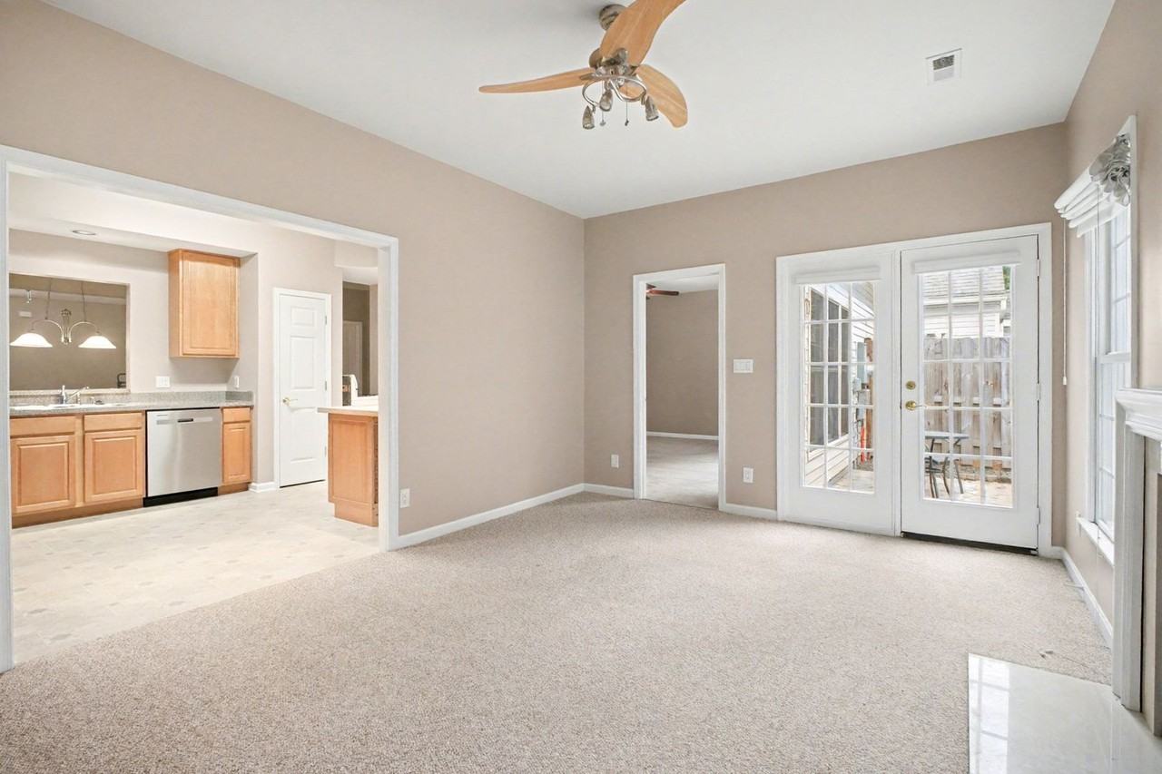 11323 Macon Dr - Photo 3 of 39