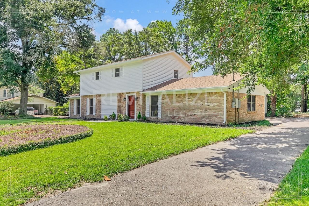 3715 Conway Dr S - Photo 3 of 50