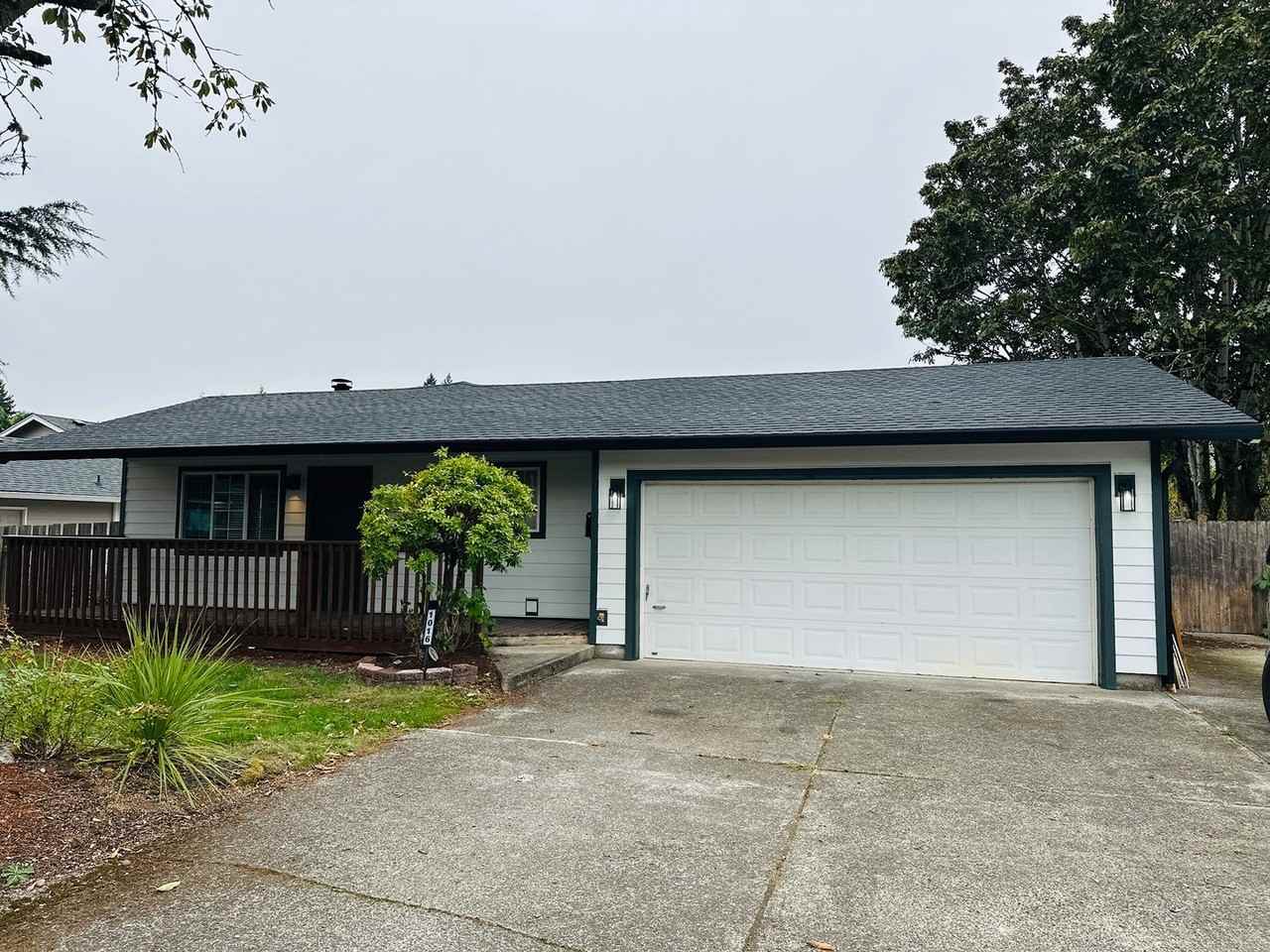 1016 Northeast 100th Avenue - Photo 2 of 27