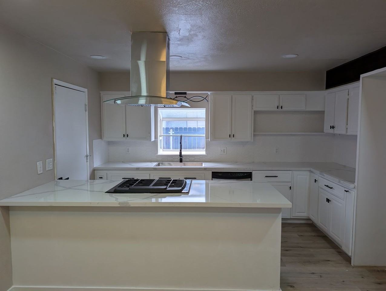 1715 Fordham Ave - Photo 2 of 16