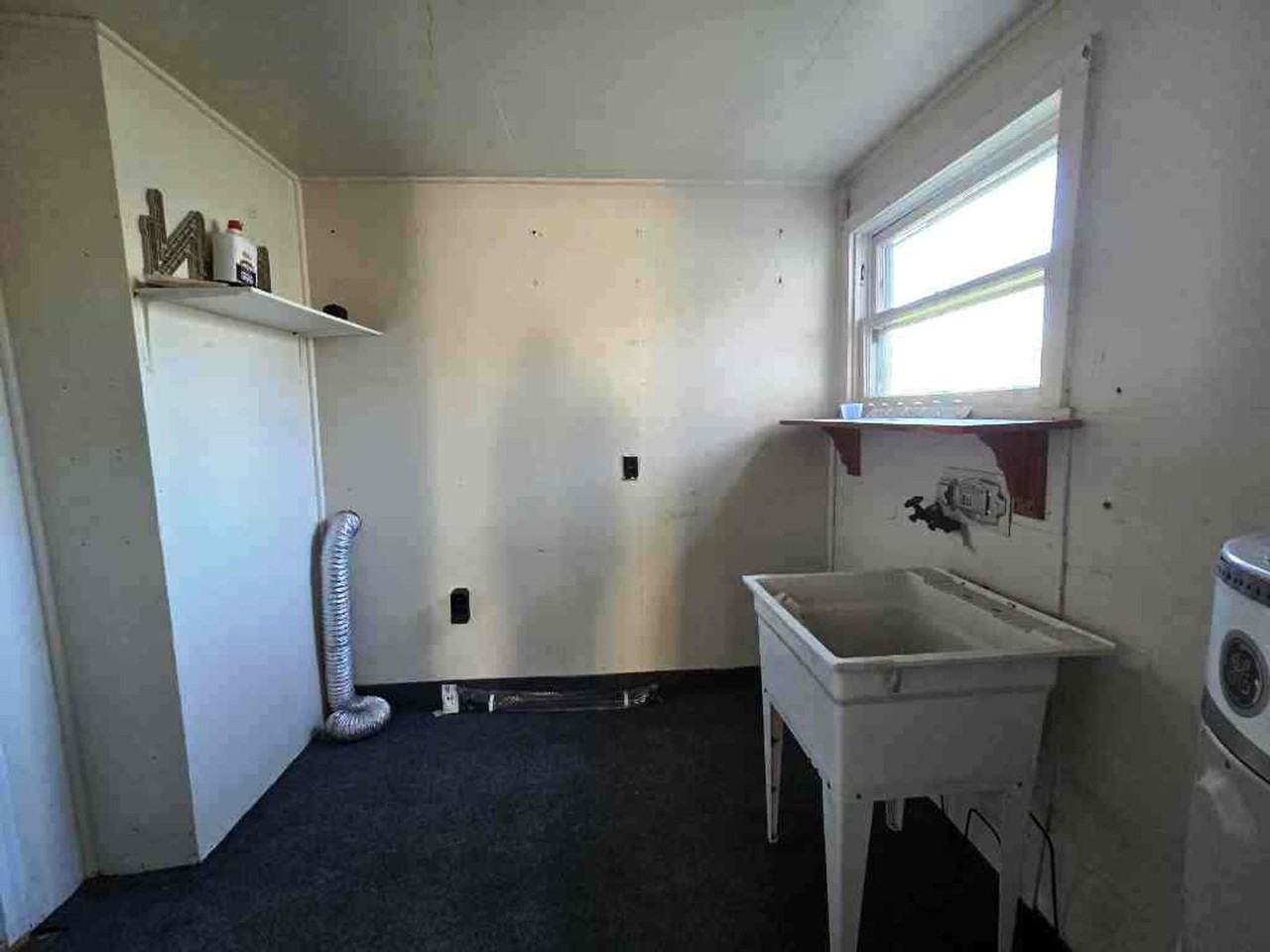 3101 Sumner Ave - Photo 4 of 11