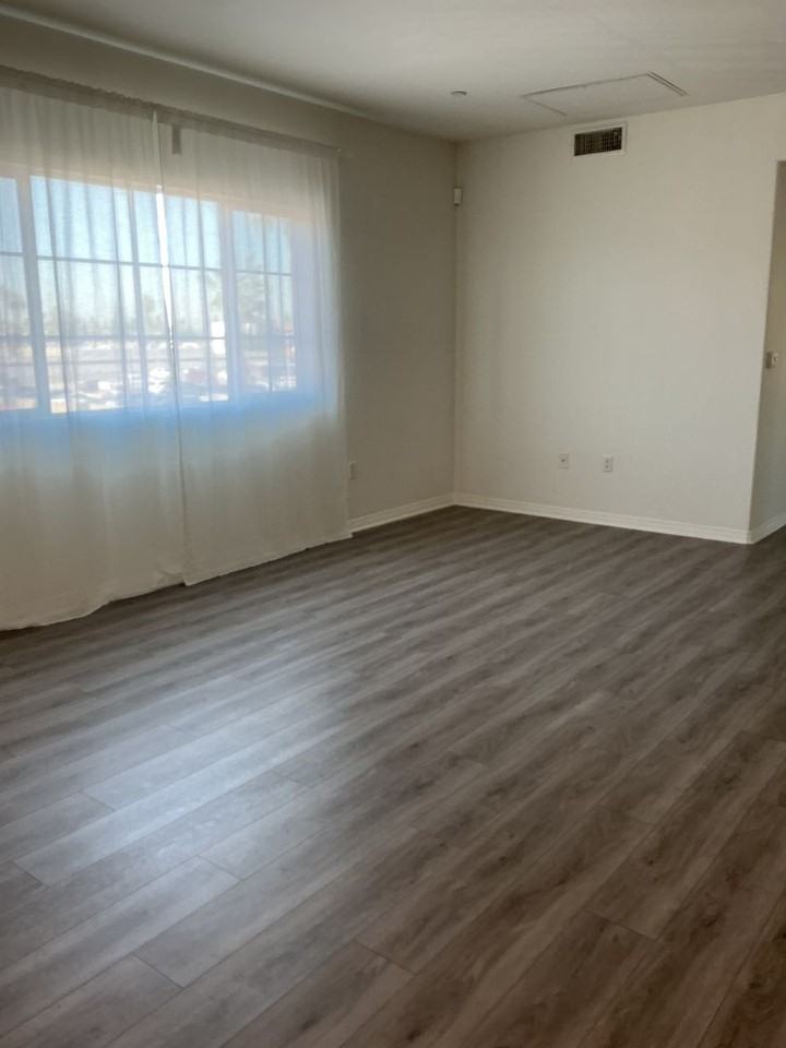 17230 Newhope St - Photo 2 of 16