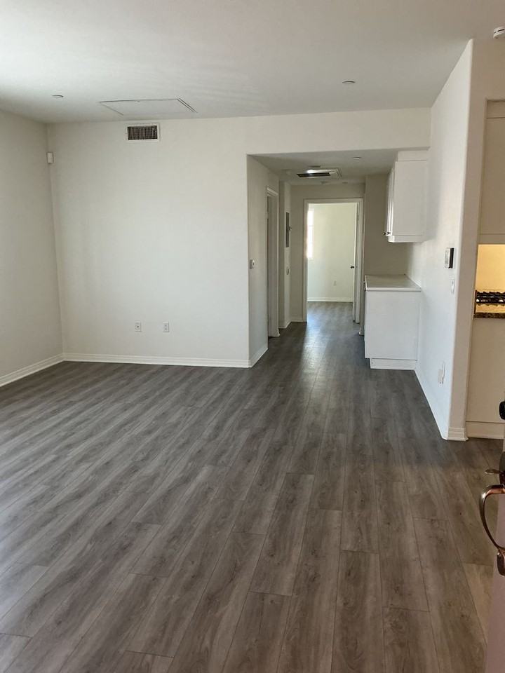 17230 Newhope St - Photo 3 of 16